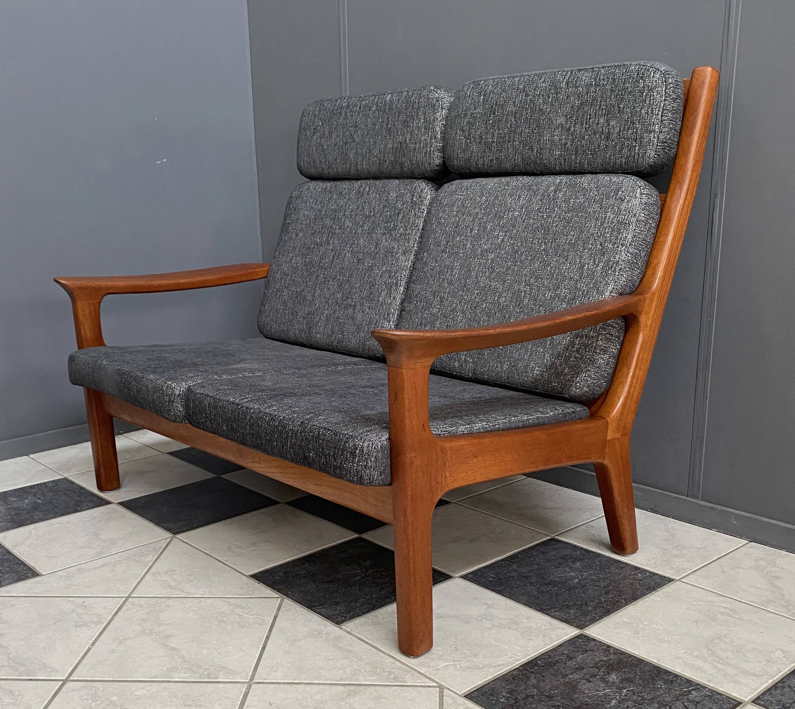Teak 2 seat sofa by Juul Kristensen for Glostrup Denmark