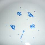 Set of 2 plates naïve blue décor on white background