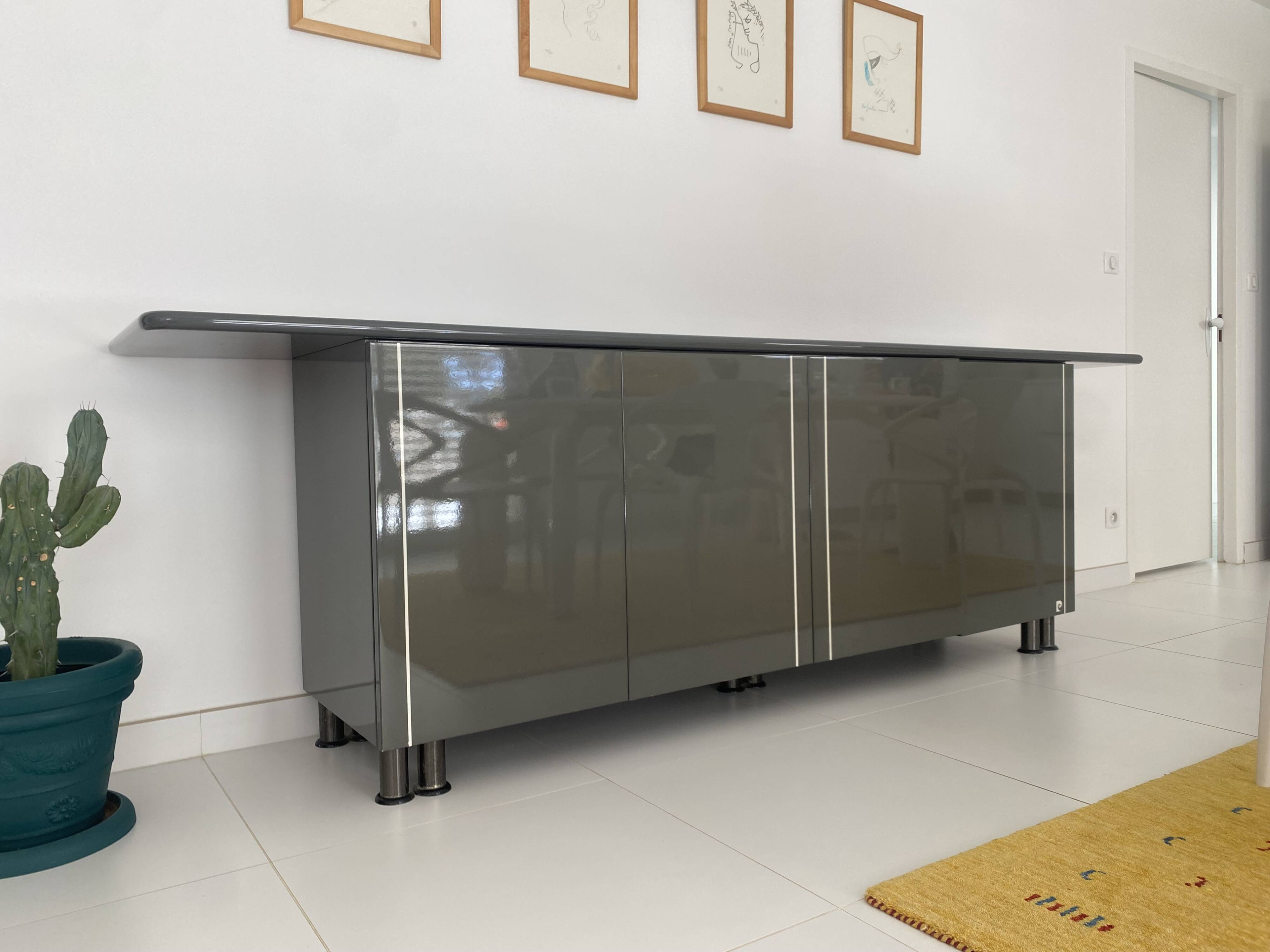 Grey lacquered Grand Buffet Pierre Cardin with drawers