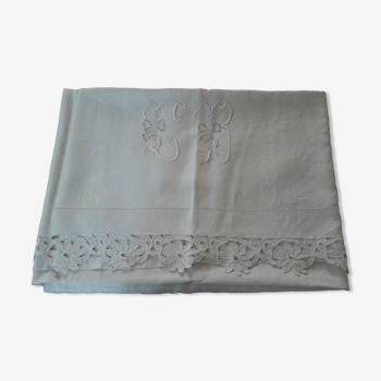 Drap ancien brodé  en fil de lin blanc  Monogramme CB