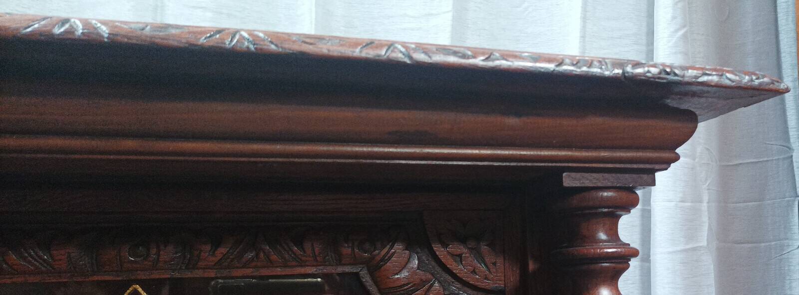Louis XIII display cabinet in oak, 19th century
