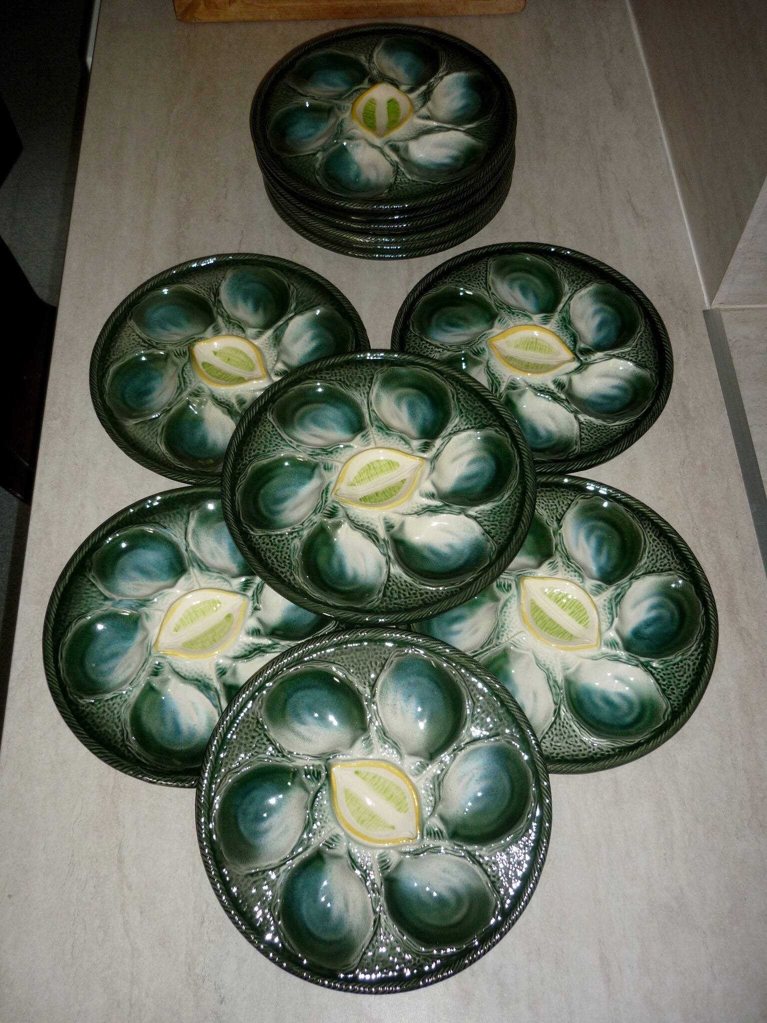 6 Saint Clément oyster plates 4589