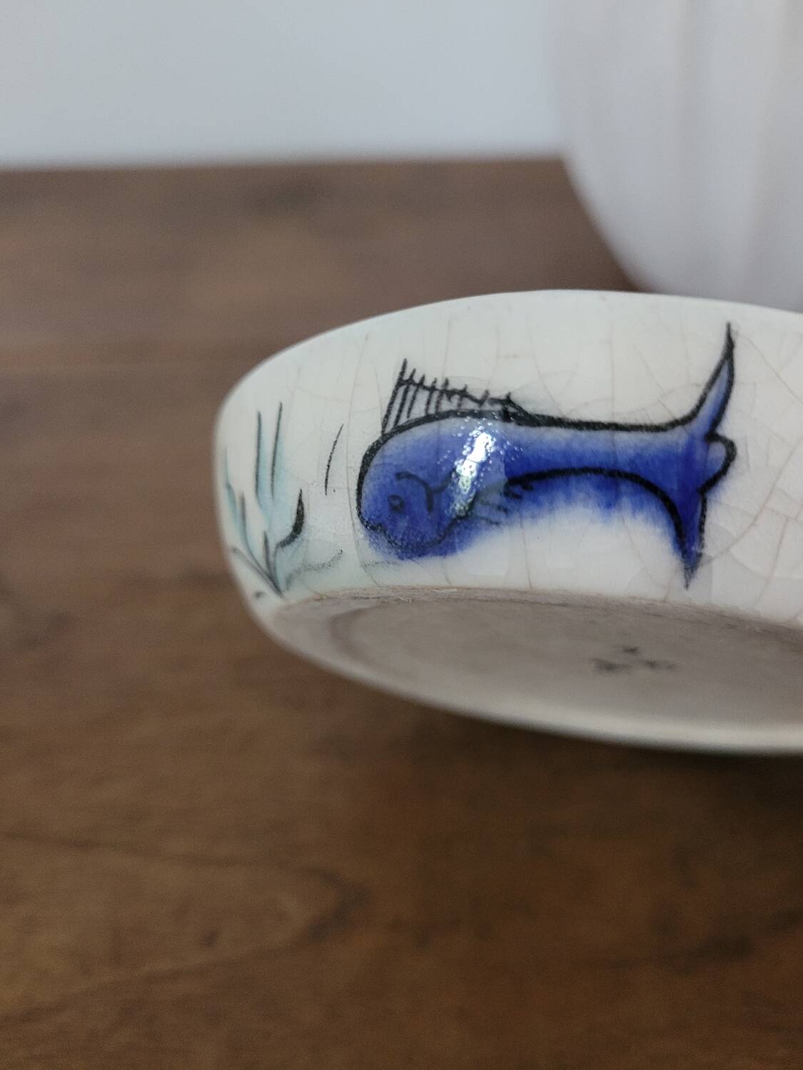 Small glazed stoneware bowl, caravel