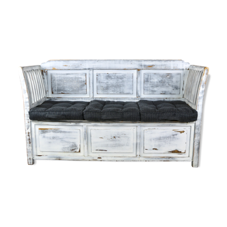 Banc en bois avec 3 coussins