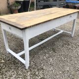Farm table