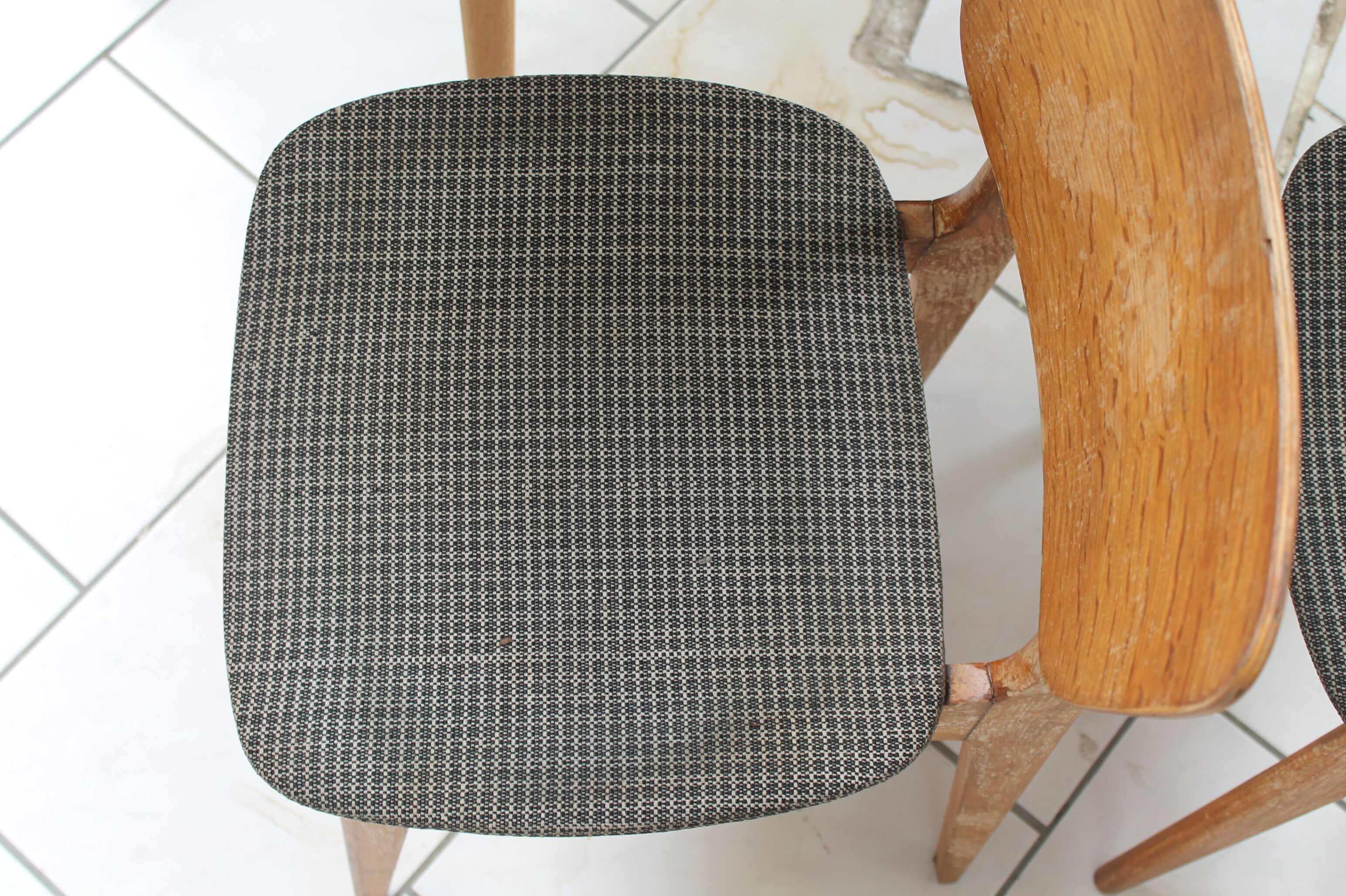 Table et quatre chaises scandinave