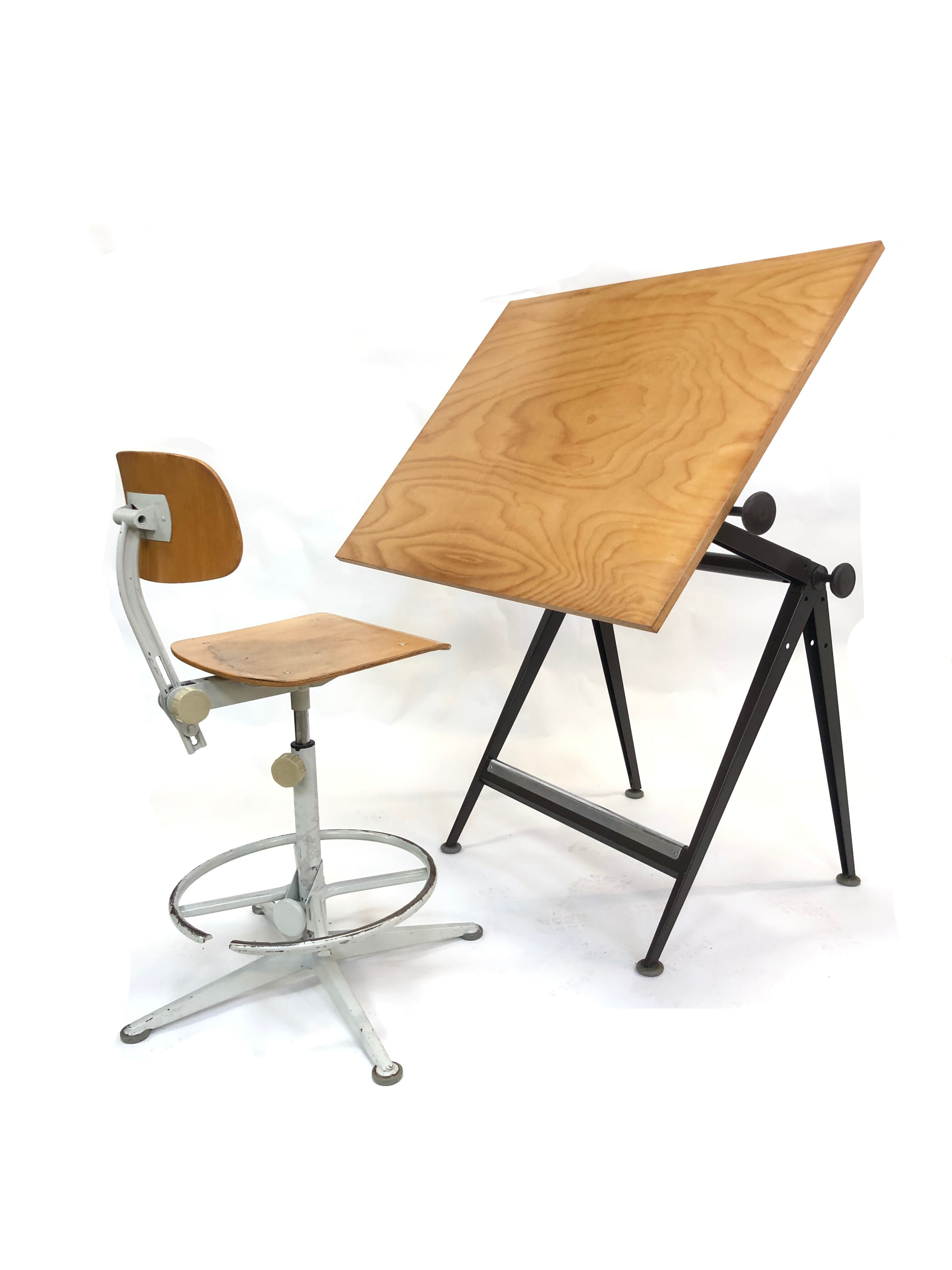 The original ahrend reply drawing board, designed by Wim Rietveld and Friso Kramer for Cirkel's Ahrend