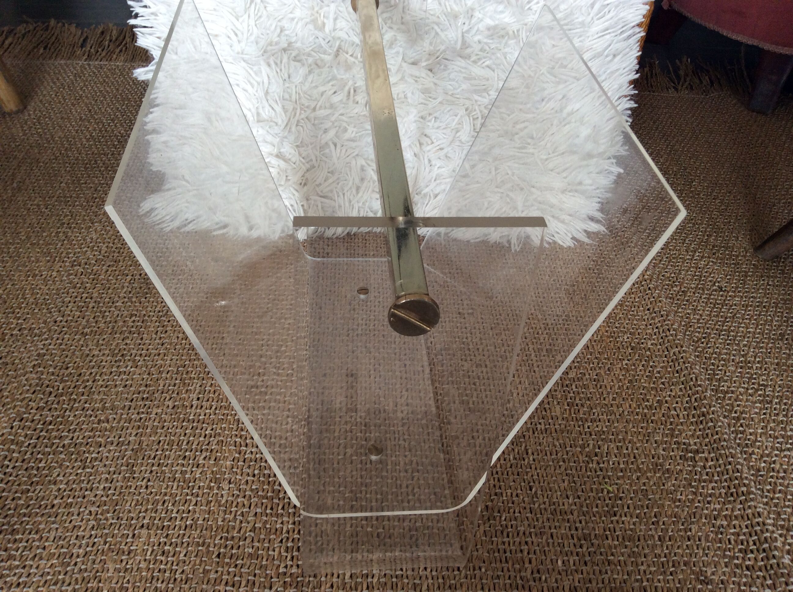 Plexiglas magazine door