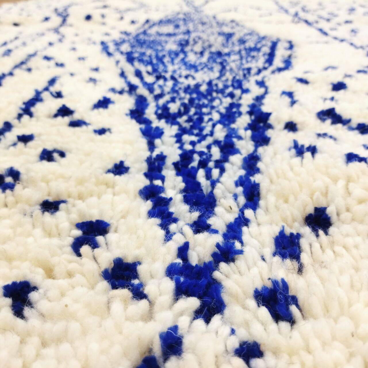 Azilal Berber rug in handmade wool 266 X 133 CM