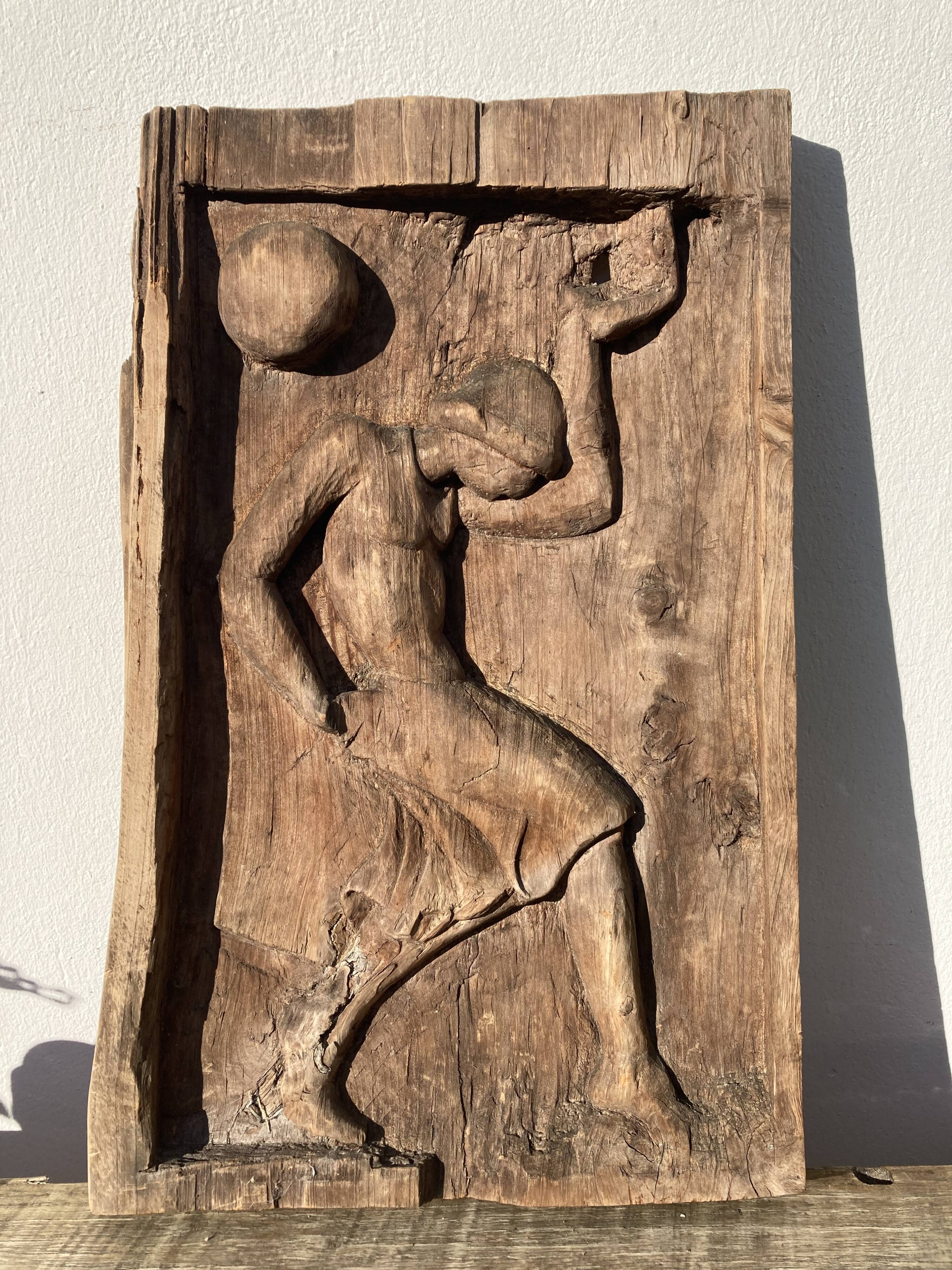 Door in low relief dancer style art deco 1930 wooden