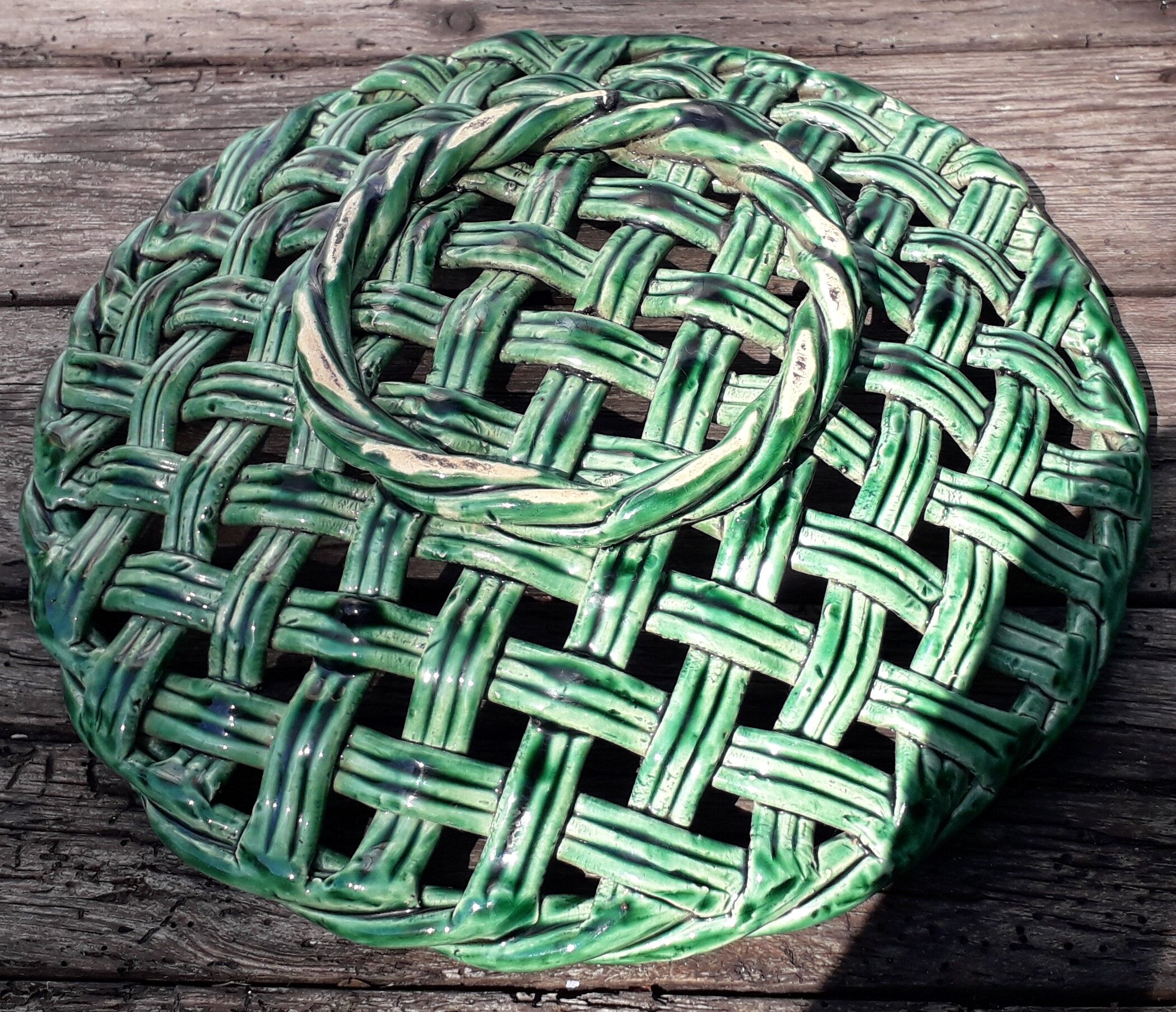Fruit cut in green braided bubble