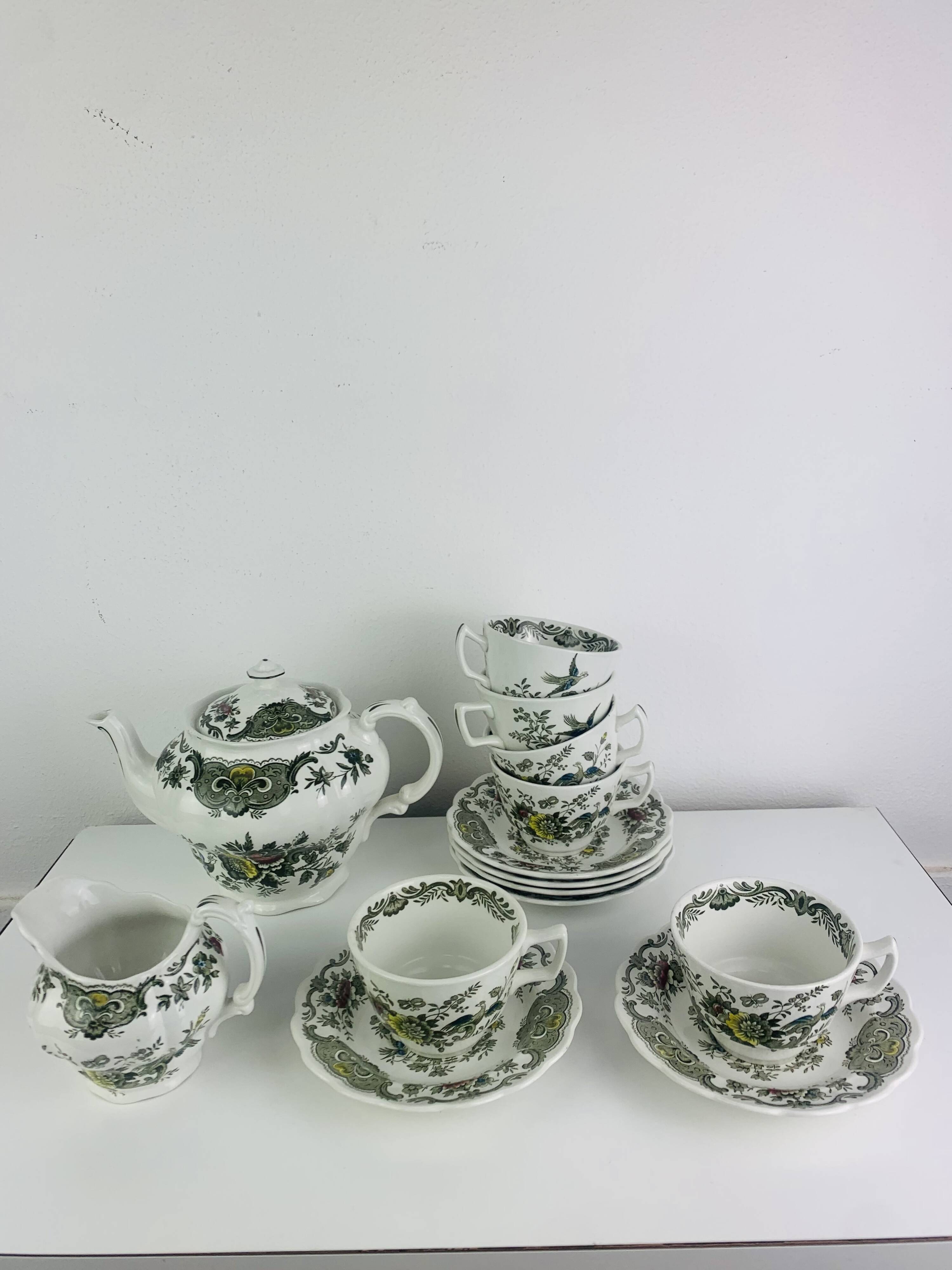 Windsor tea service Ridgway Staffordshire English earthenware, 6 cups