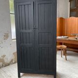Black trade cabinet
