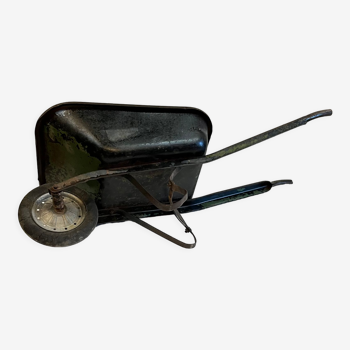 Children's wheelbarrow