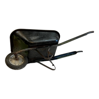 Children's wheelbarrow