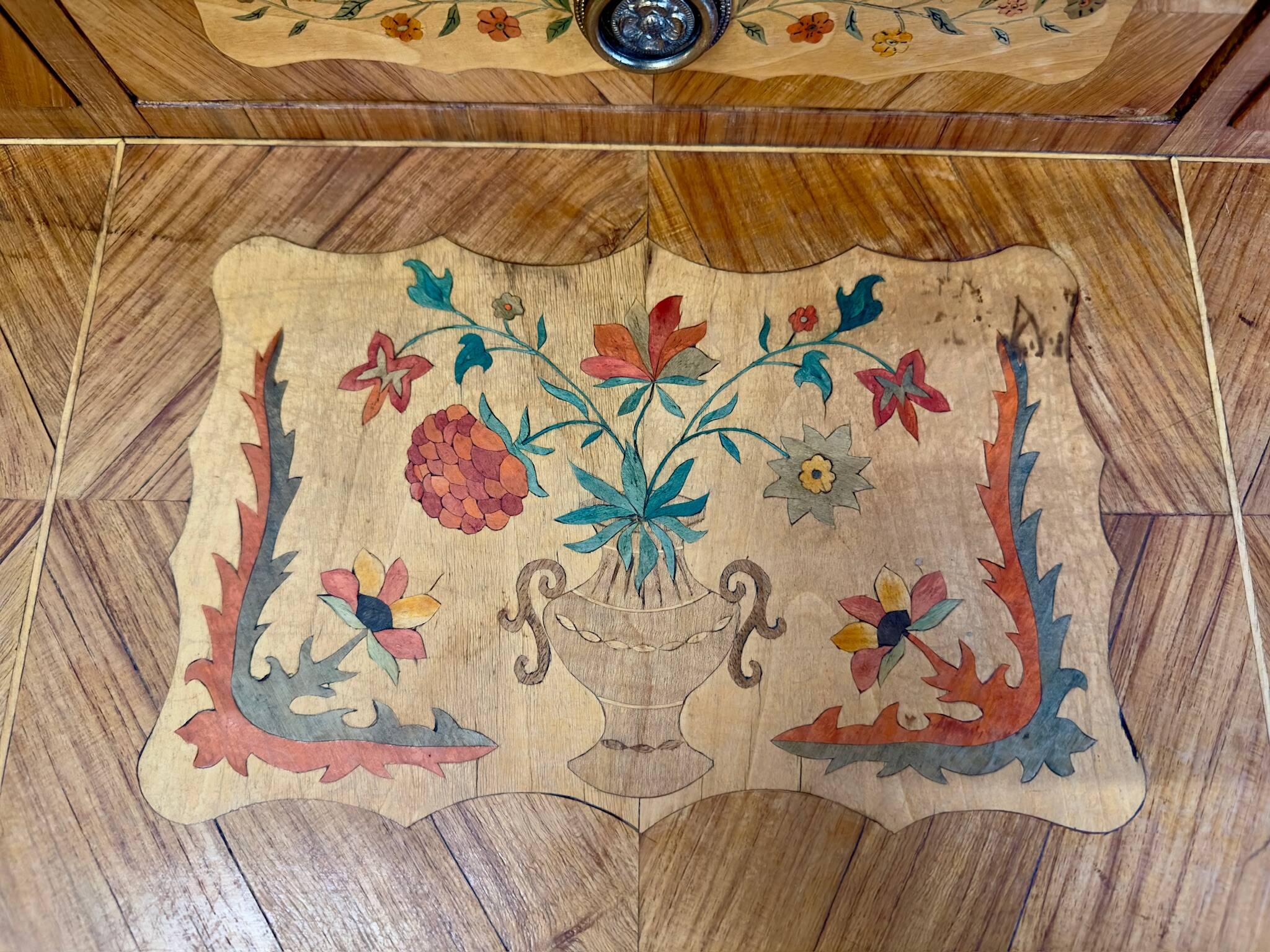 Marquetry wooden bonheur du jour – Floral decoration – Louis XV style