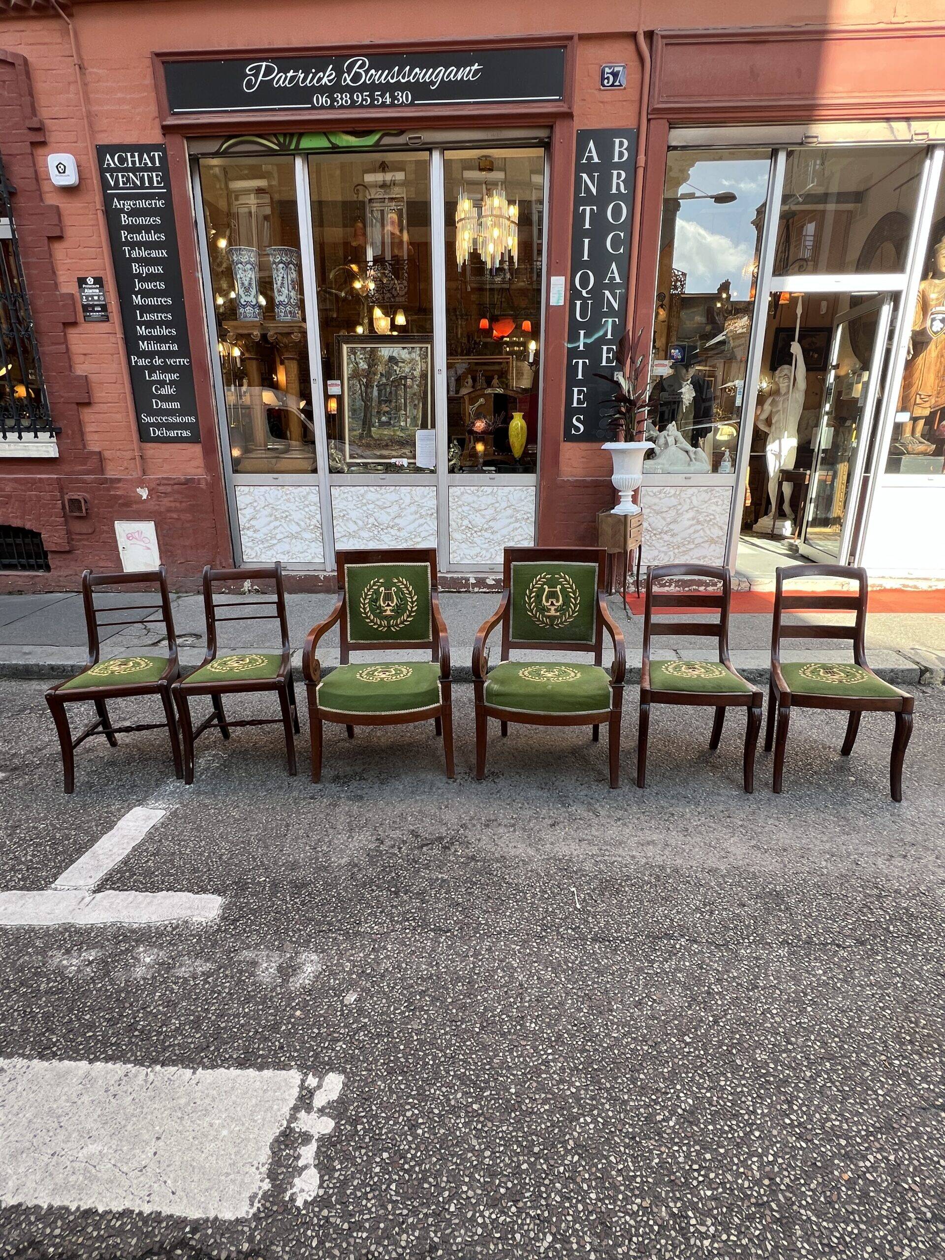 5-room living room from the 19th century Restoration period in mahogany