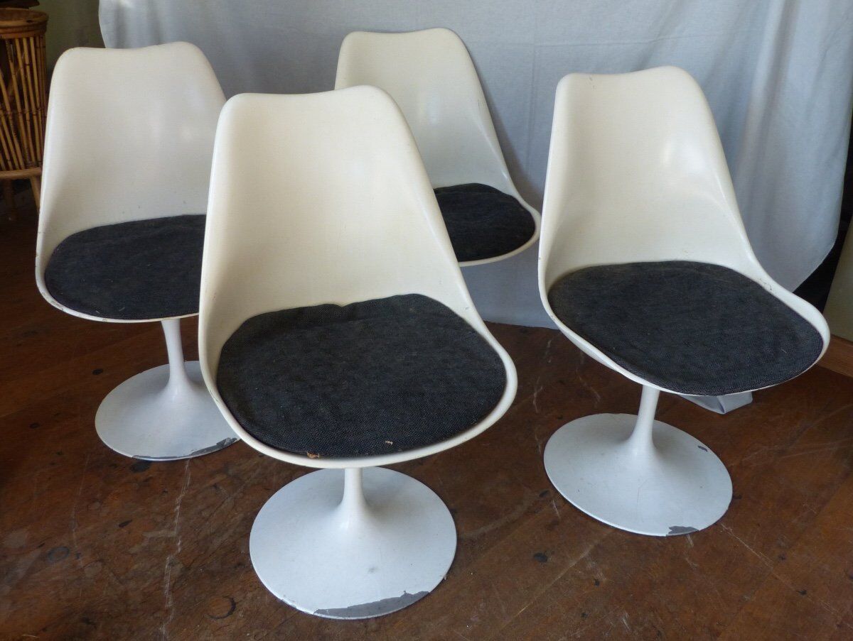 Series of 4 tulip chairs by Eero Saarinen for Knoll