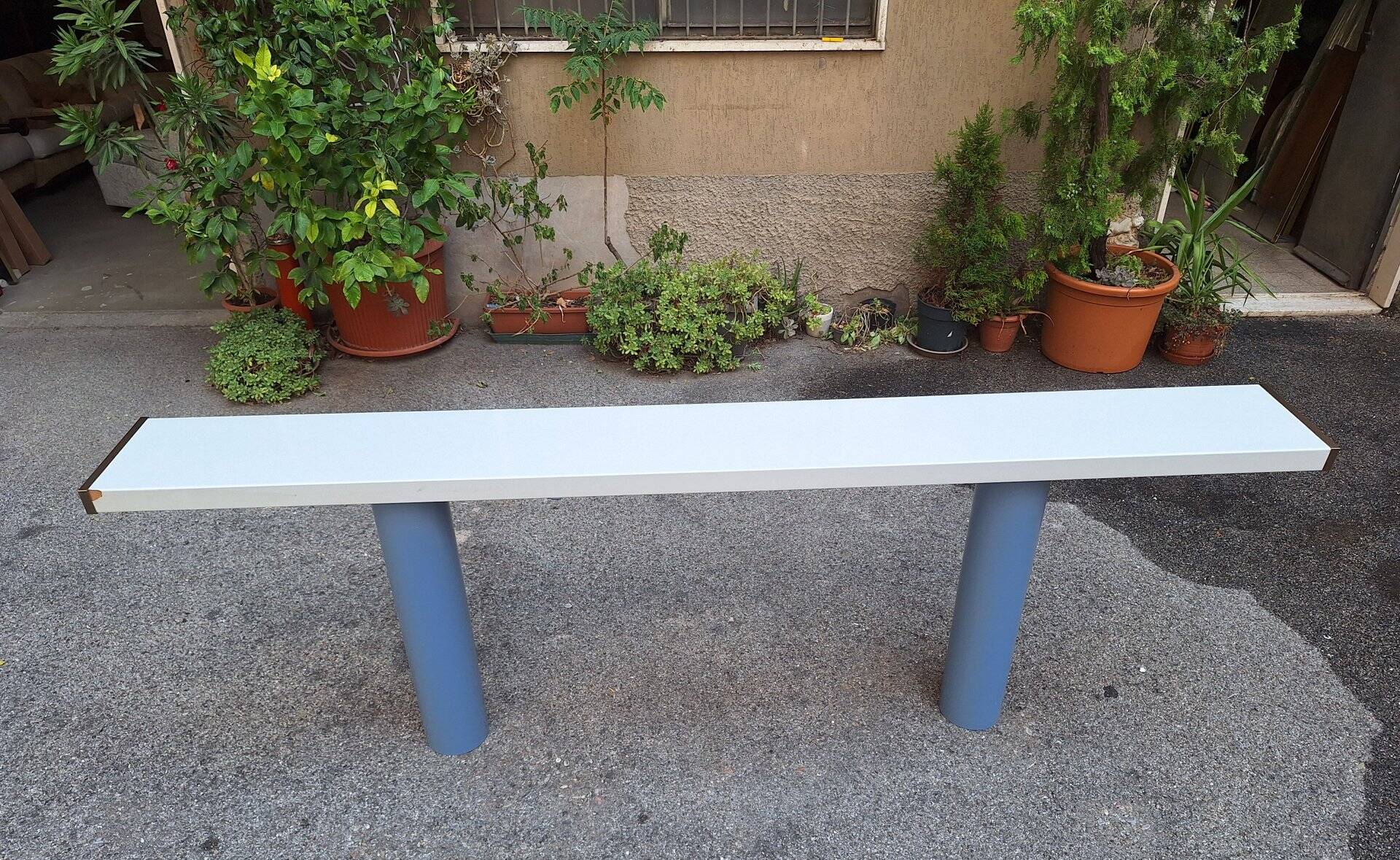Console in White Lacquer with Cylindrical Plastic Legs by Tresoldi Salvati, 1980s