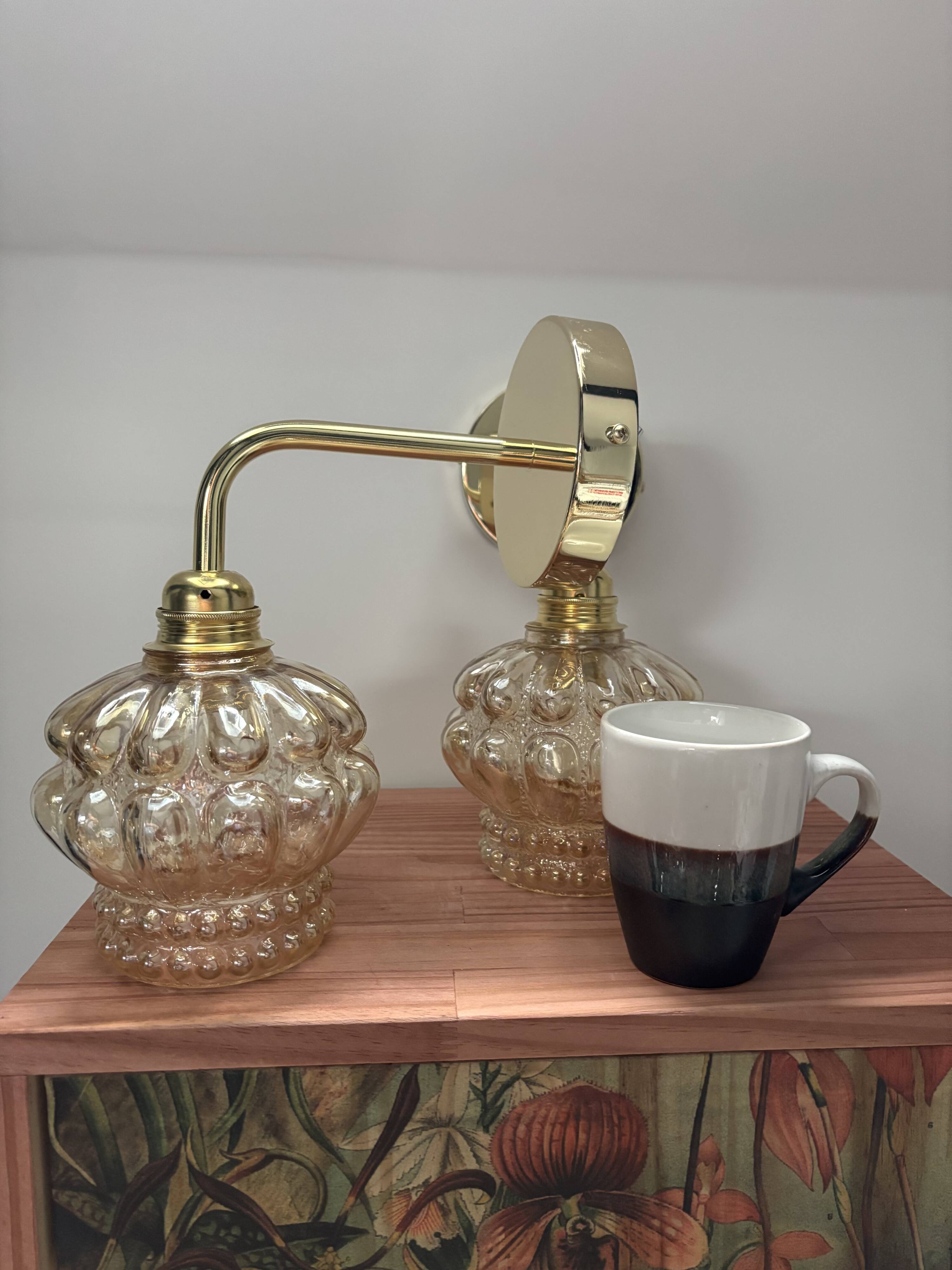 Set of 2 gold wall lights