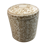 Porcelain pot