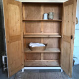 Armoire parisienne