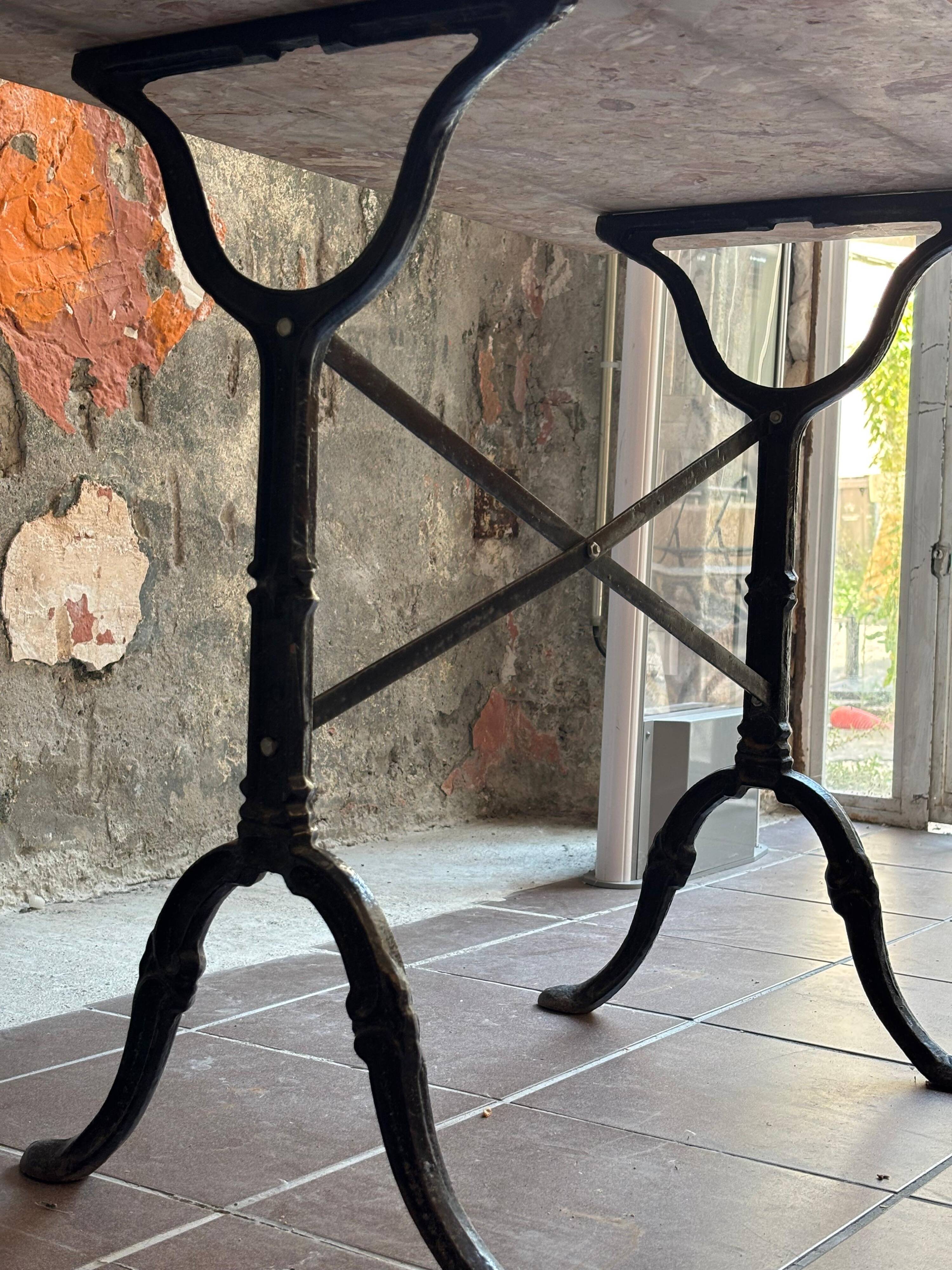 Table bistrot marbre blanc rectangulaire