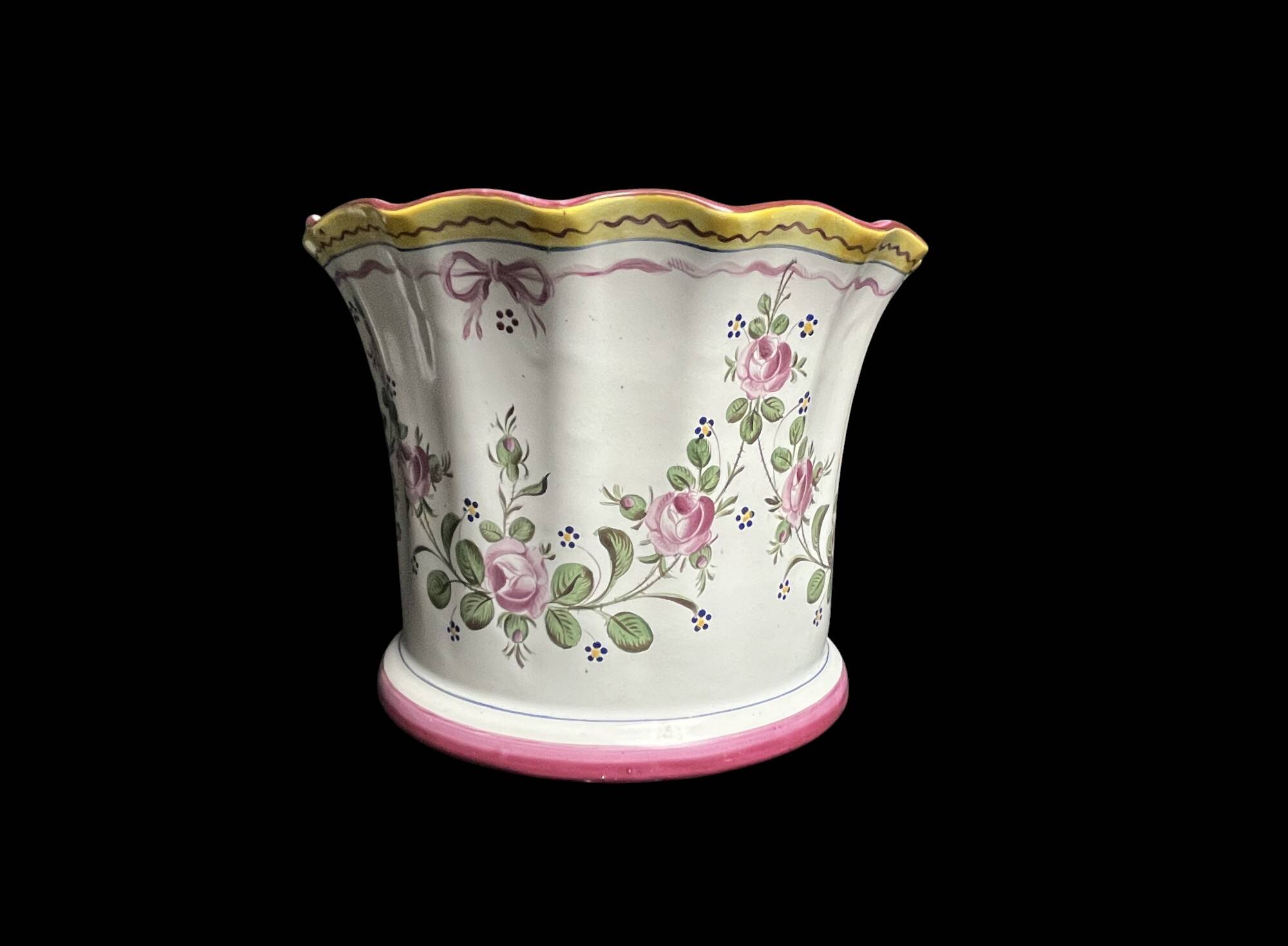 Saint Clément, cache-pot en céramique décor floral XXème
