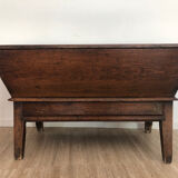 Coffre sur pied / maie en bois