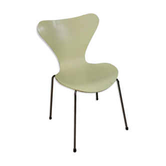 Chair series 7 by Arne Jacobsen edition Fritz Hansen