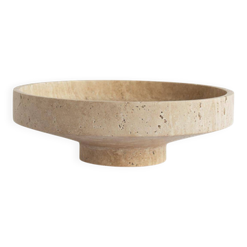 Narrow bowl in travertine