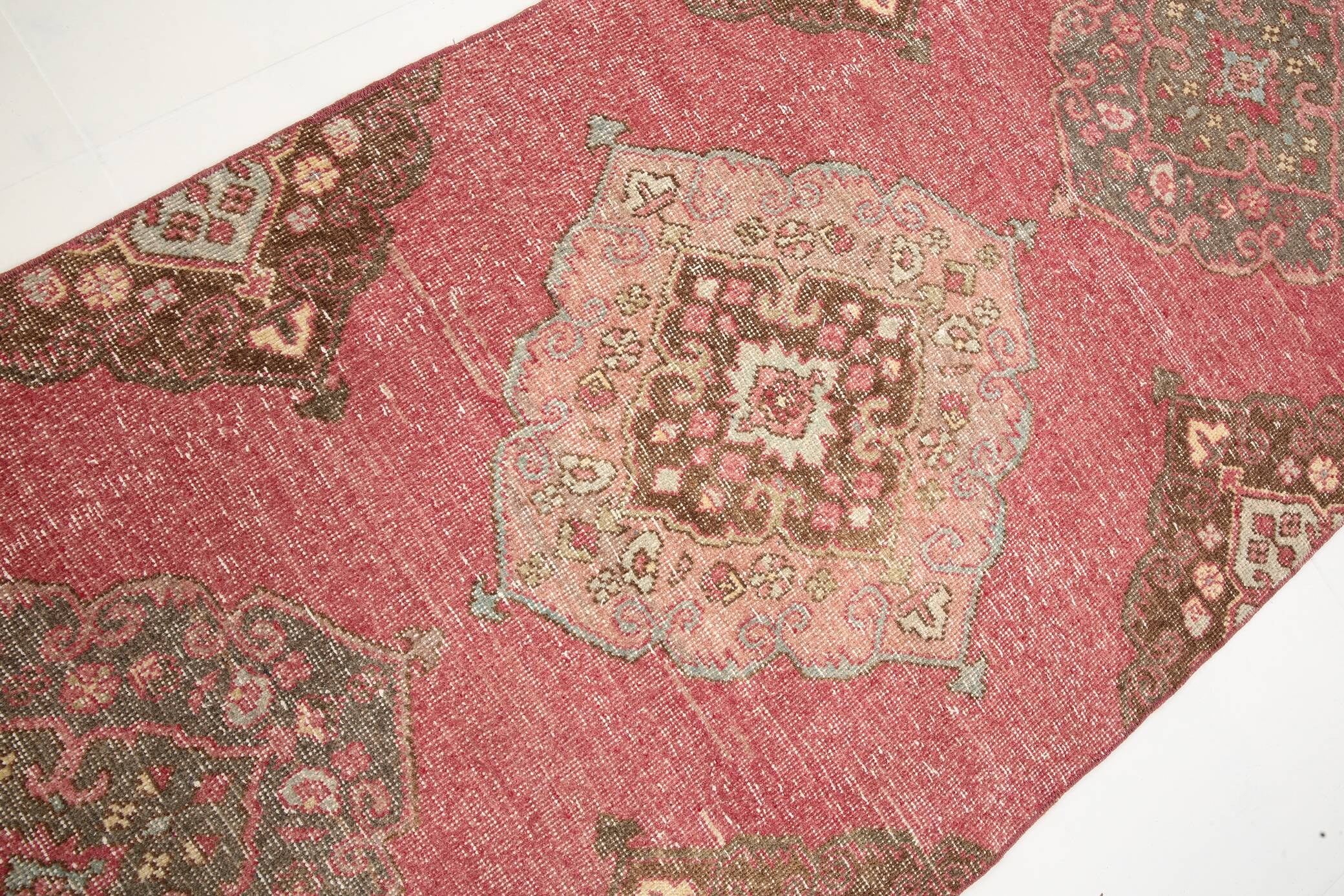 3x13 Red & Pink Vintage Runner Rug, 91x399Cm