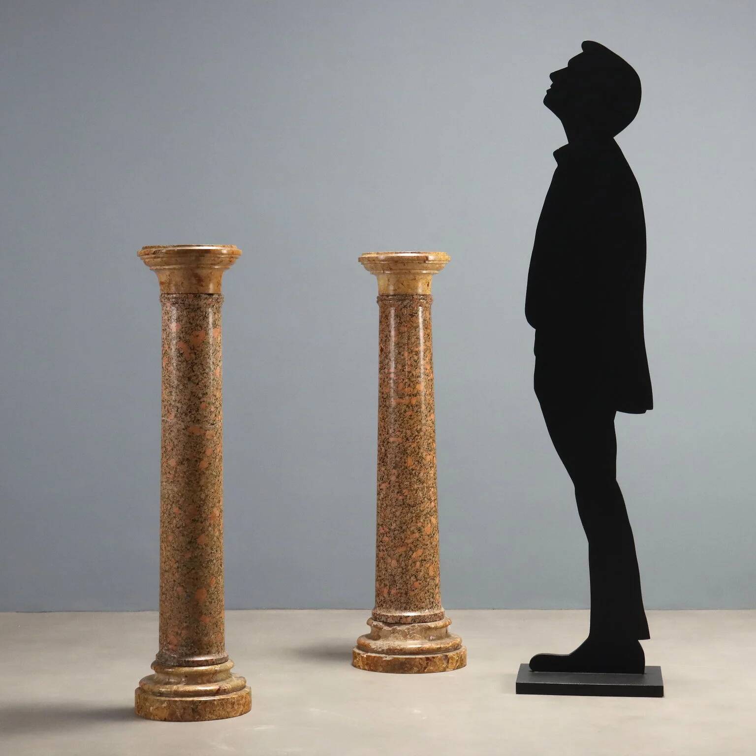 Paire de colonnes en marbre breccia et granit - Italie XIXe siècle