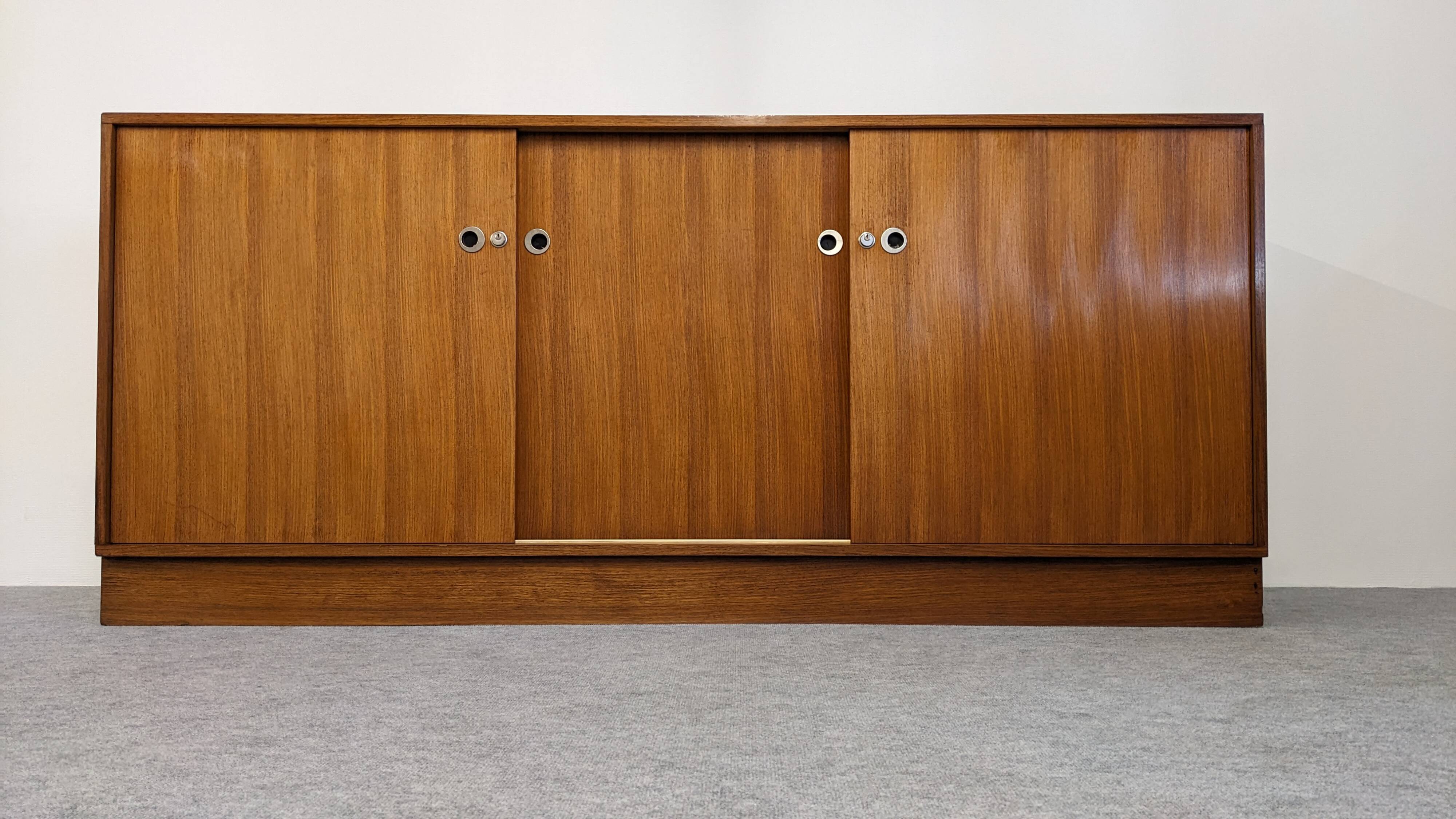 Modernist enfilade in rosewood attributed to O. Borsani, Italy circa 1970.
