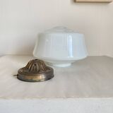 Globe ancien en verre opalin blanc