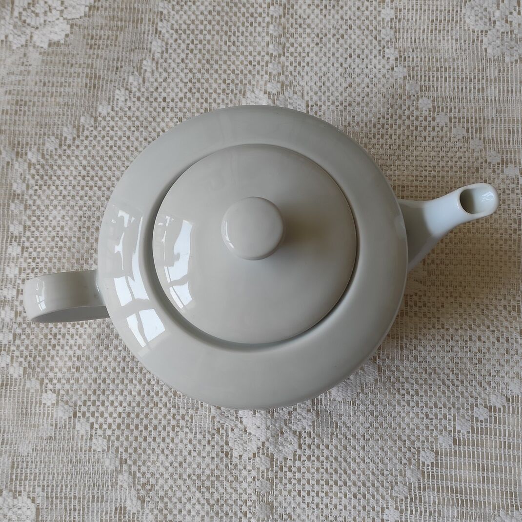 Théière en porcelaine Deshoulières