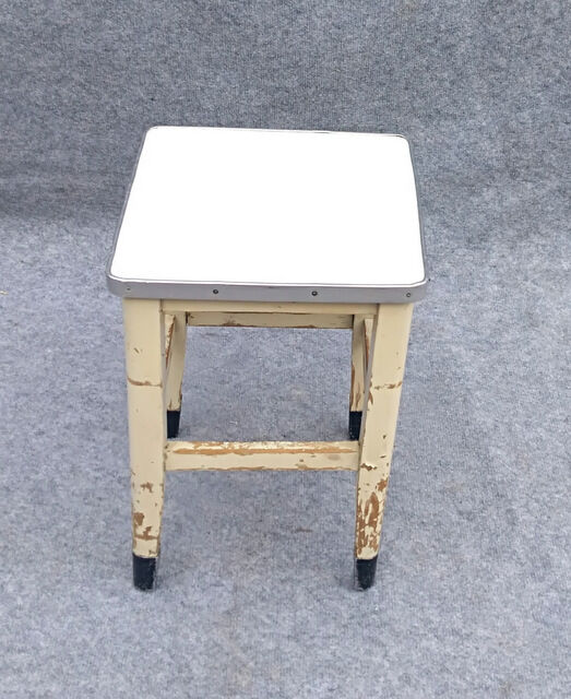 Tabouret on white formica 1950