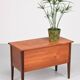 Table d'appoint en teck avec espace de rangement