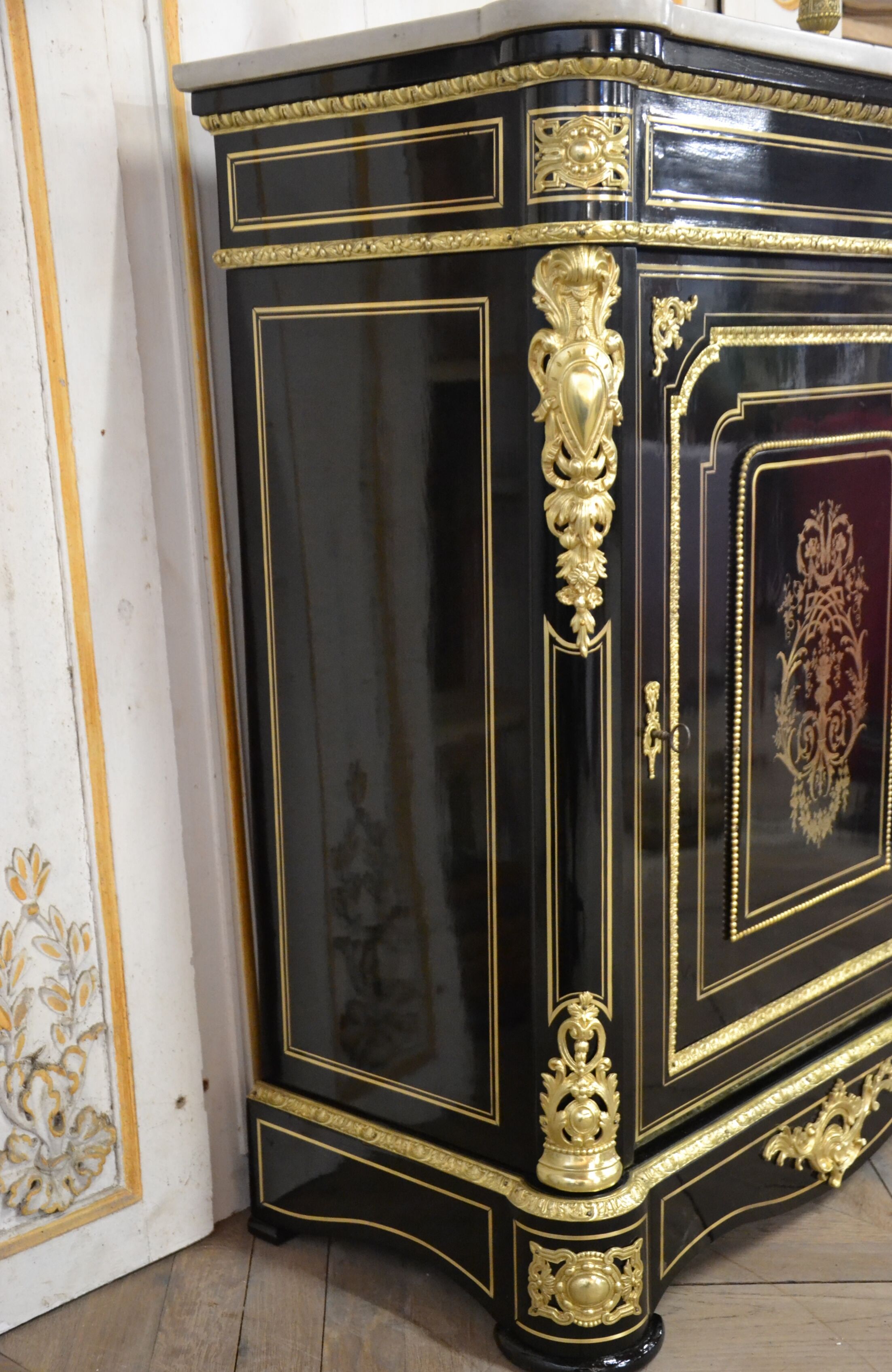 Meuble d’appui Napoléon III en bois noirci