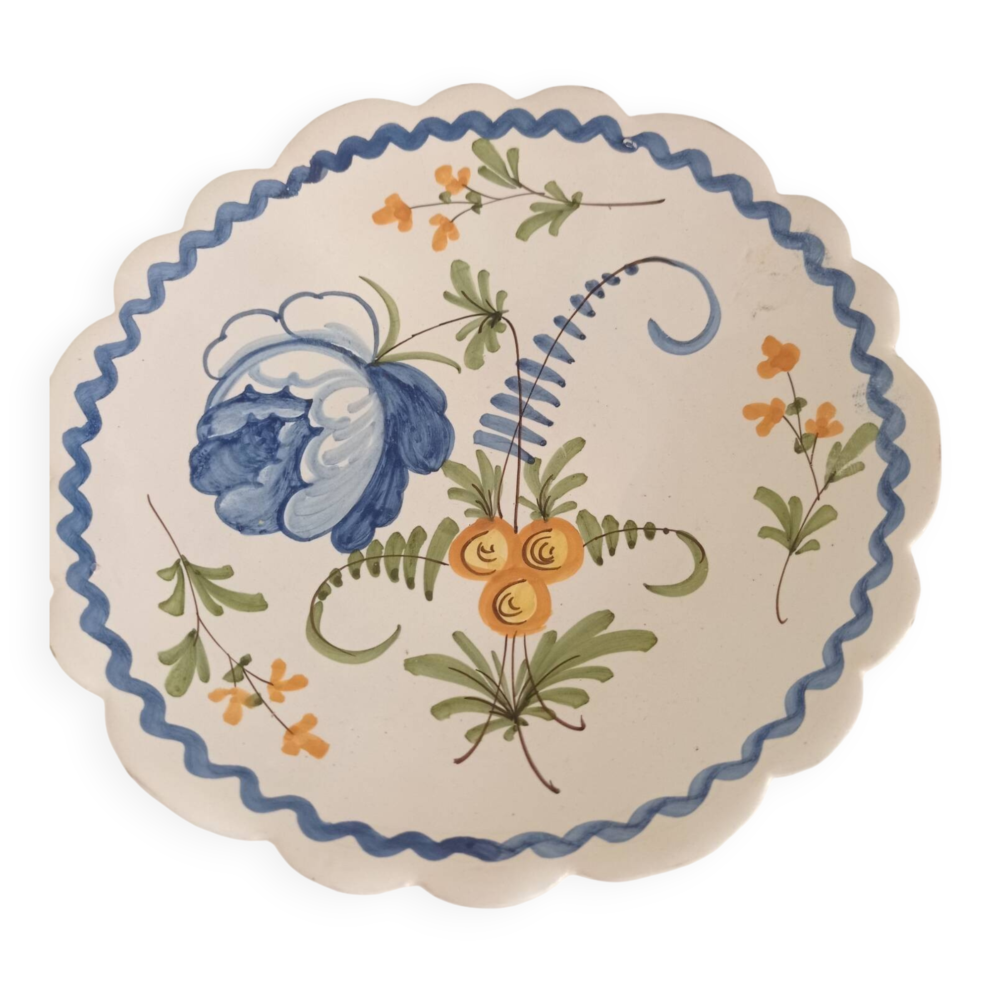 Scalloped decorative plate