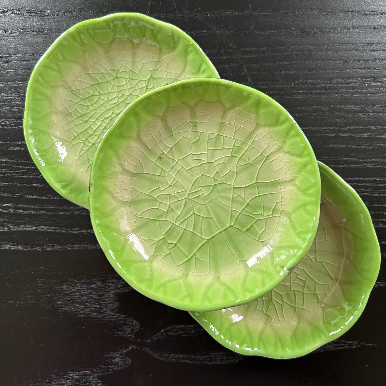 Set of 3 cracked cups