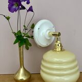 Applique globe vintage en opaline jaune pâle