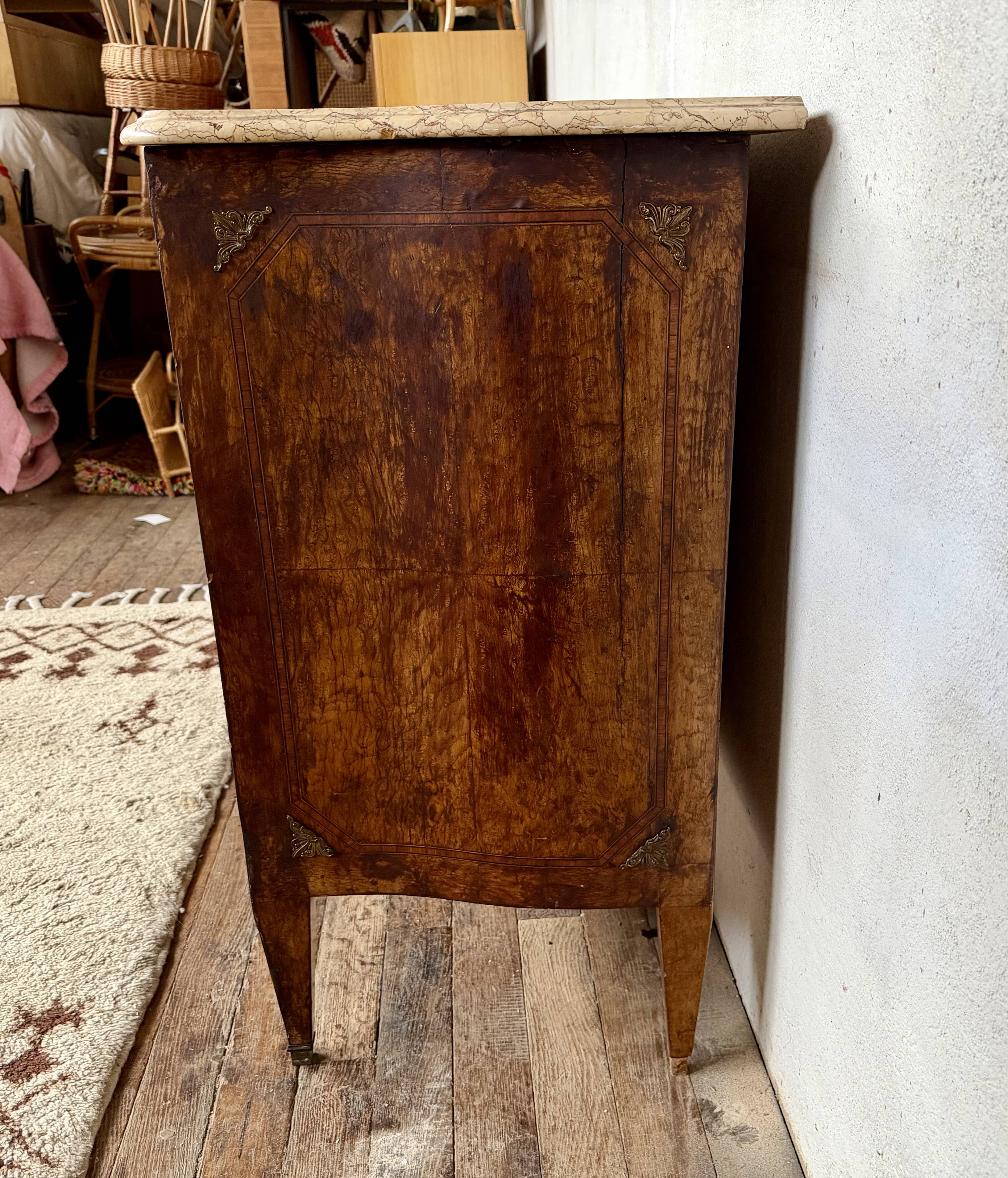 🪑✨ Louis XVI Commode from the early 19th century – Marquetry & Marble ✨🪑