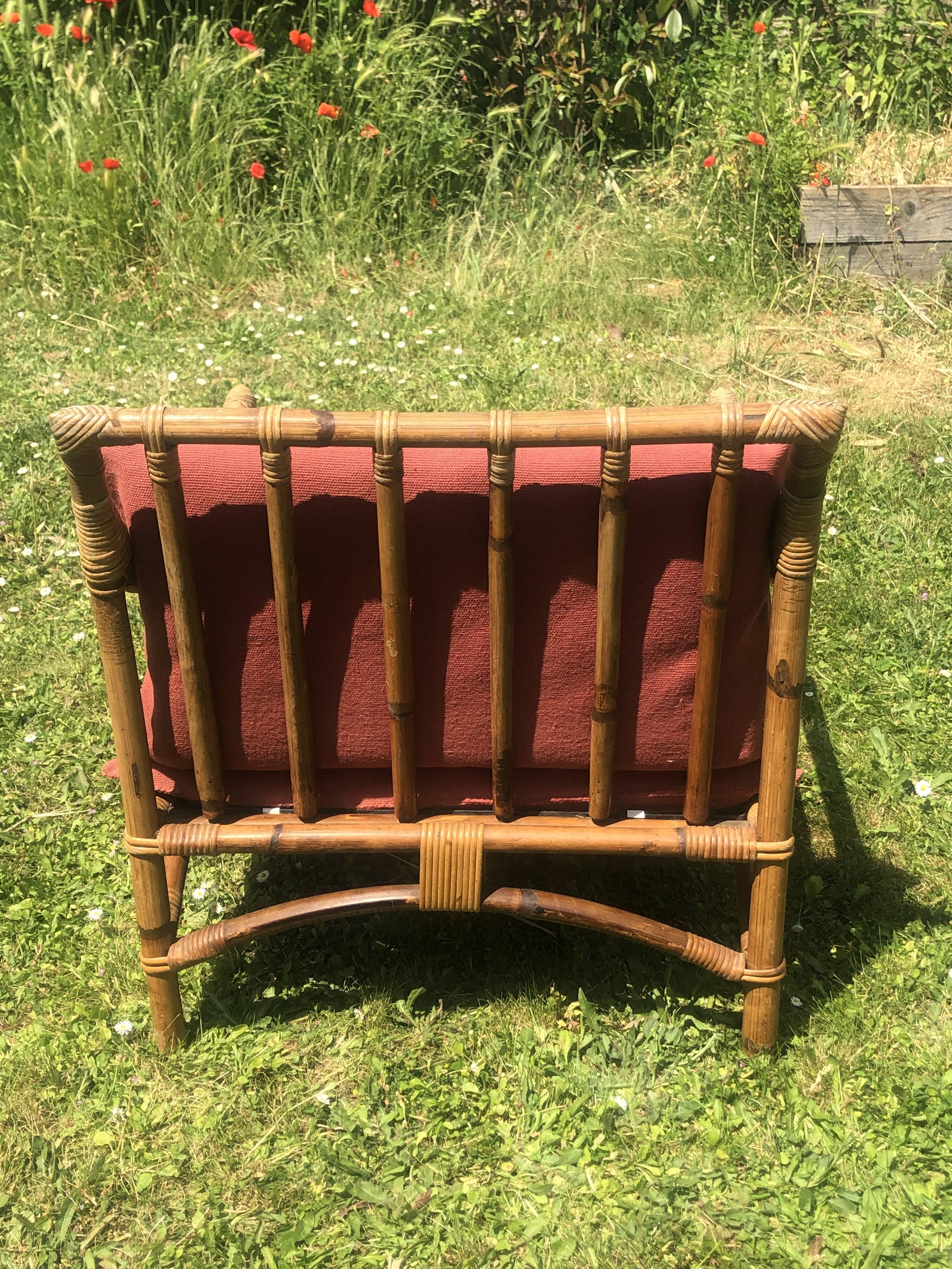 Rattan living room with 2 armchairs, coffee table cushions