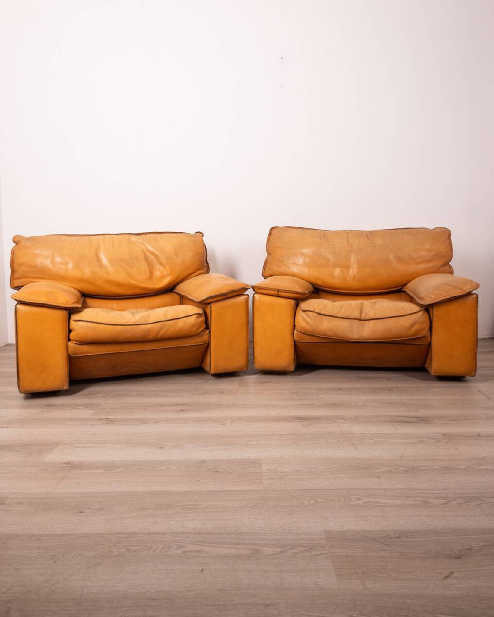 Pair of vintage 70's armchairs in beige leather design ferruccio brunati