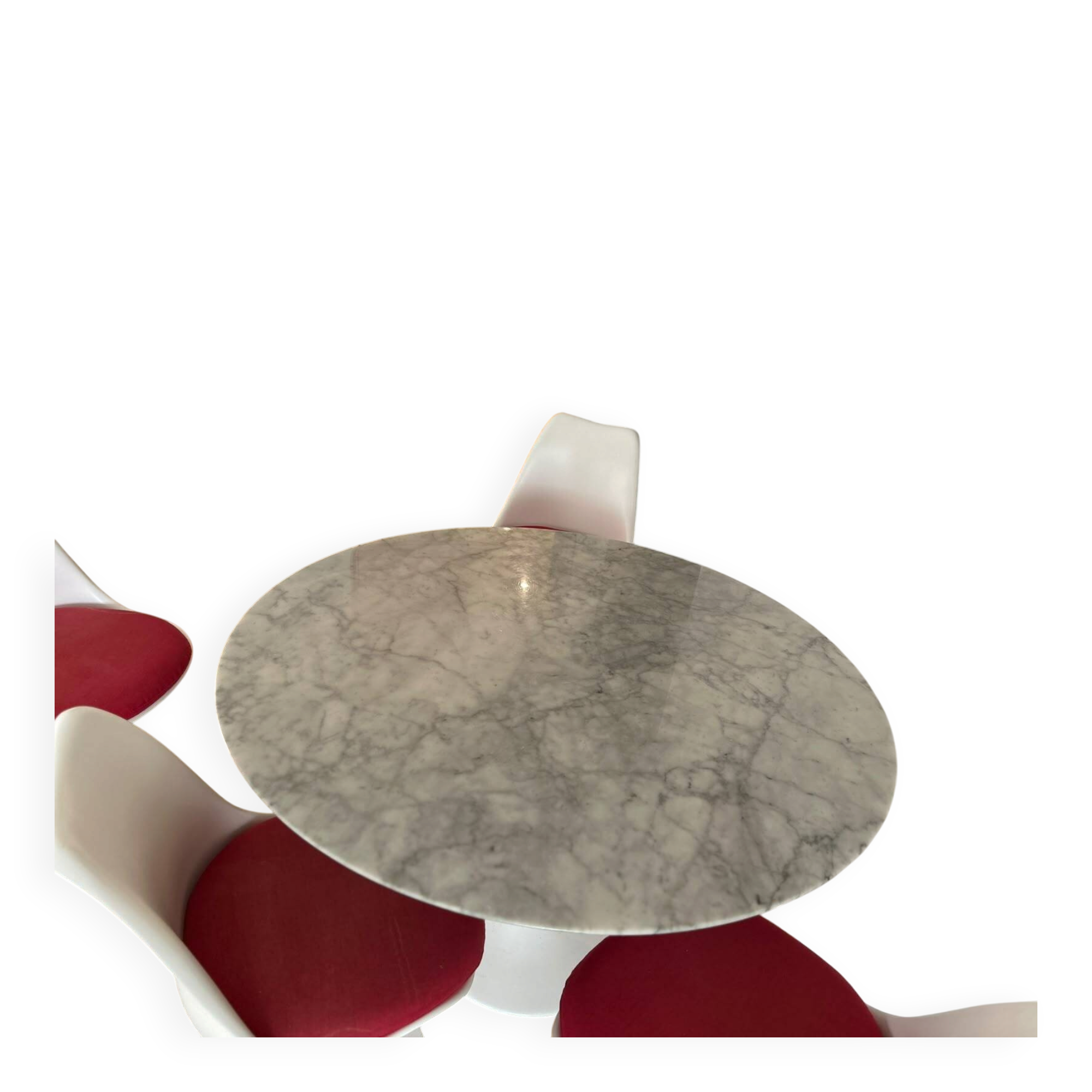 table ronde en marbre et ses 4 chaises tulip