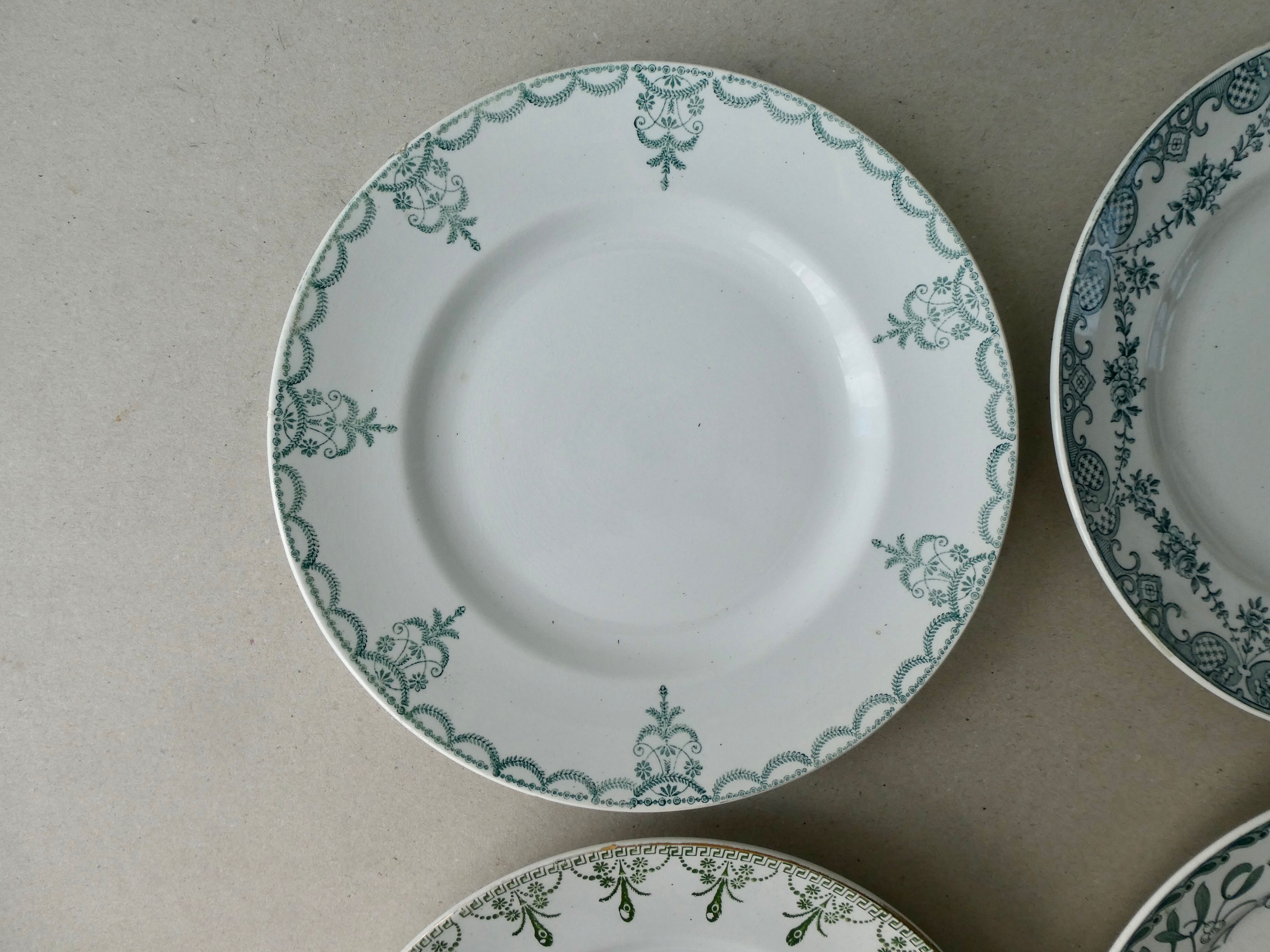 4 old flat plates 23 cm