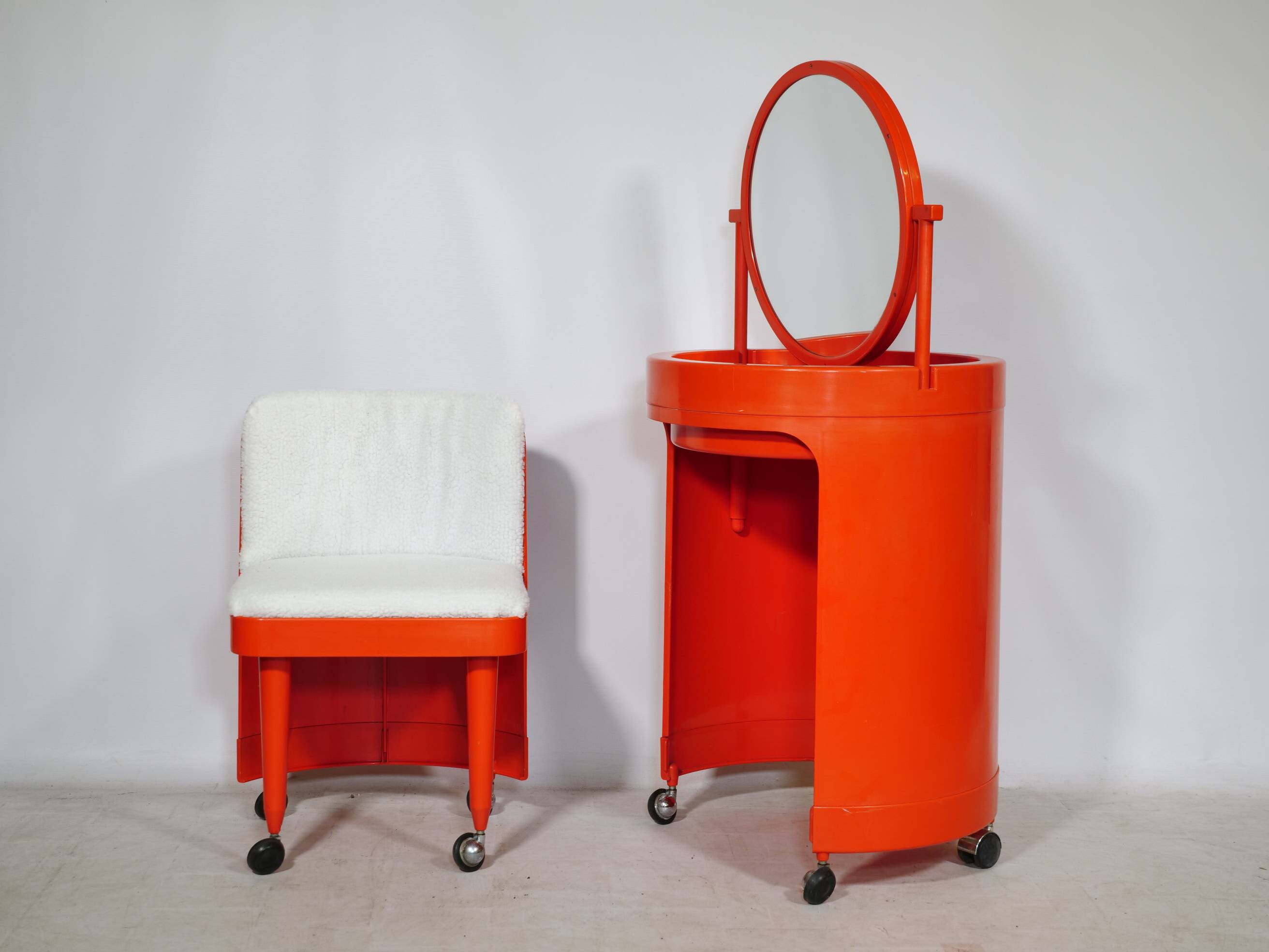 Vanity Table in Plastic by Studio Kastilia for Fanini Fain S.P.A., 1970s