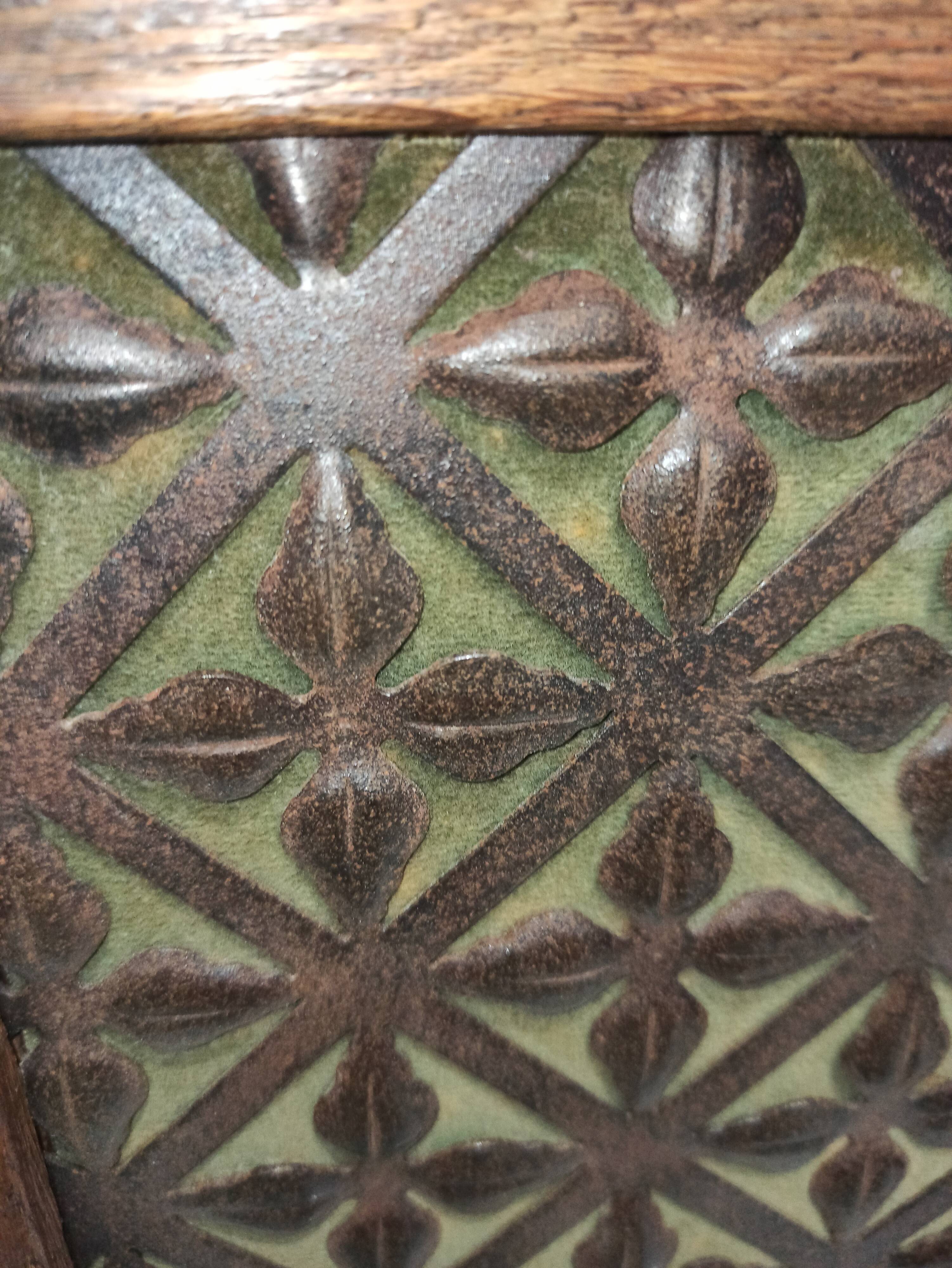 Trypic mirror, with tablet. Velvet and openwork metal braces