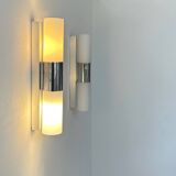 Paire d’appliques vintage, chrome et opaline, France 1970